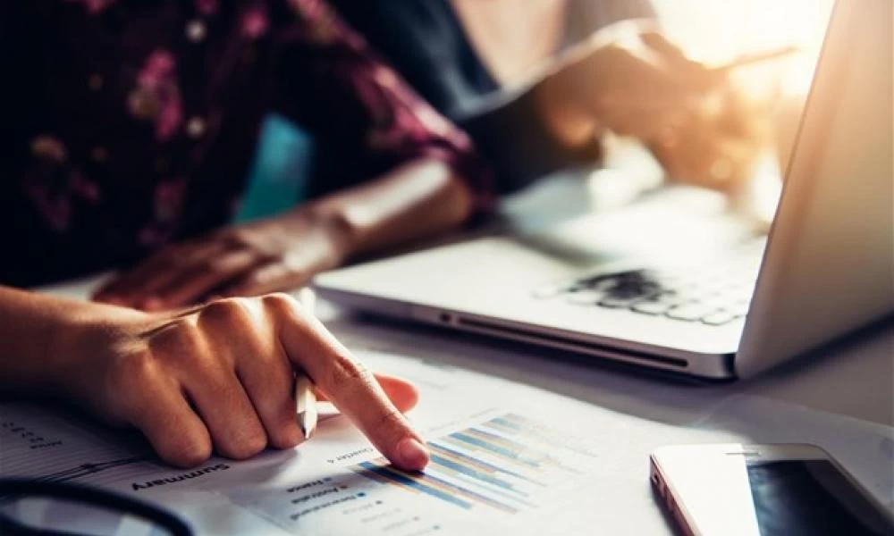 Ενίσχυση των επιχειρήσεων - Με νέα κριτήρια και όρους η παροχή των 800 ευρώ